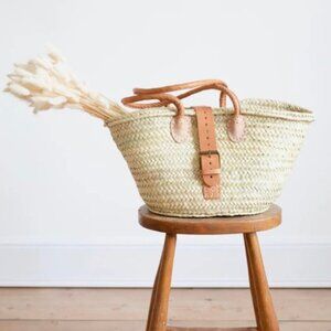 Leather Buckle‎ & Padded Leather Shoulder-Length Handle Bag